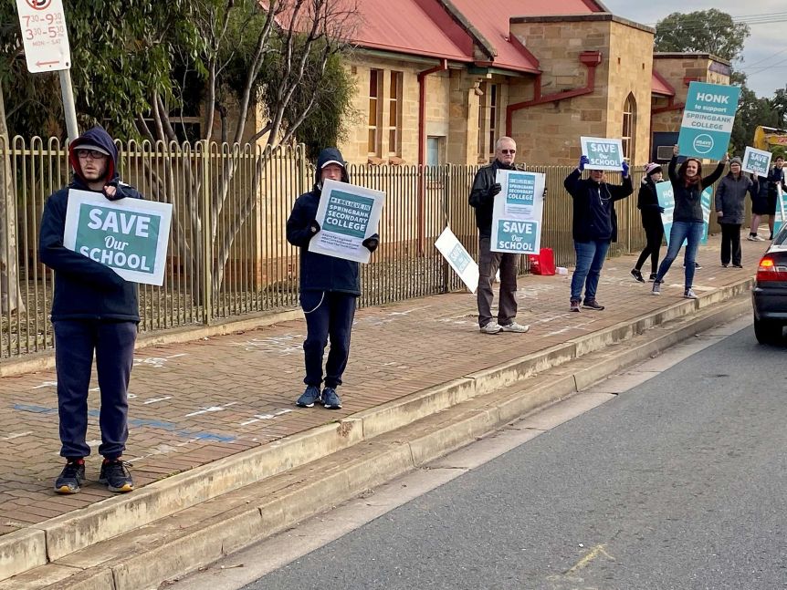 'Our school is growing': Families protest review of Adelaide's lowest attended high school