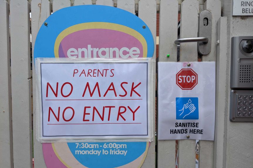 What does the law say about businesses refusing entry to maskless patrons?